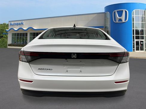 New 2025 Honda Accord SE image 4