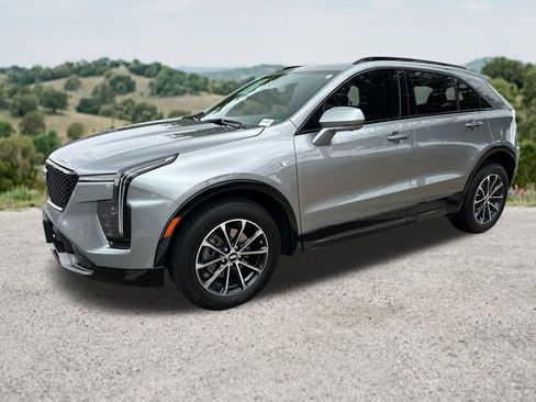 Used 2025 Cadillac XT4 Sport FWD image 3