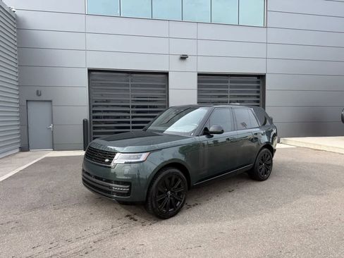 Used 2025 Land Rover Range Rover SE AWD/4WD image 1