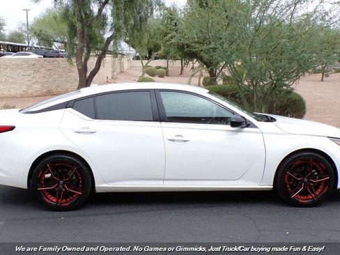 Used 2021 Nissan Altima 2.5 SR FWD image 5