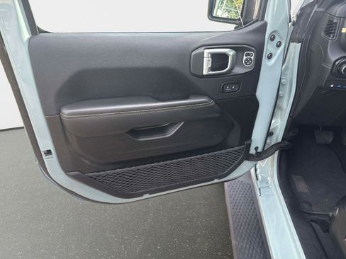 Used 2024 Jeep Wrangler Sahara w/ Safety Group image 17