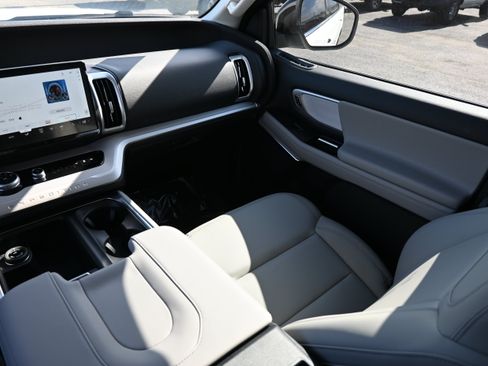 New 2027 Ford Expedition Max Active RWD image 30
