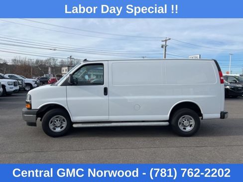 Used 2025 Chevrolet Express 2500 w/ Driver Convenience Package RWD image 4