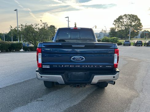 Used 2017 Ford F250 XLT w/ XLT Premium Package AWD/4WD image 6