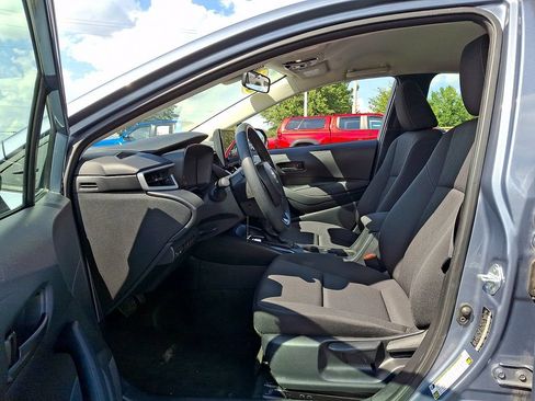 Used 2025 Toyota Corolla LE FWD image 13