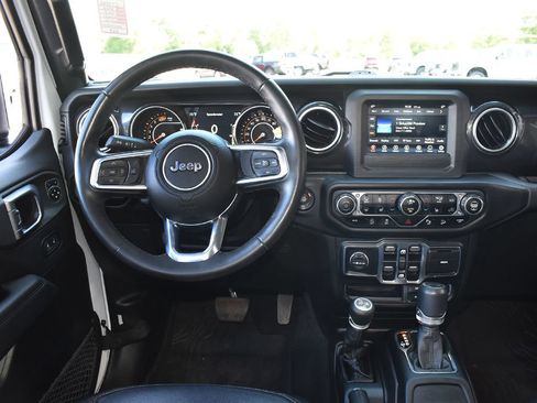 Used 2020 Jeep Wrangler Unlimited Sahara AWD/4WD image 17