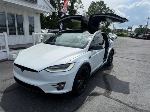 Used 2020 Tesla Model X Performance AWD/4WD image 2