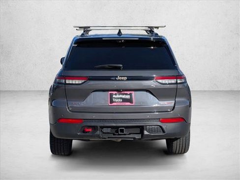 Used 2022 Jeep Grand Cherokee Trailhawk w/ Luxury Tech Group III AWD/4WD image 7