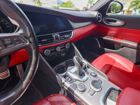 Used 2020 Alfa Romeo Giulia w/ Quick Order Package 22K Sport image 40