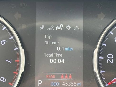 Used 2019 Toyota RAV4 XLE w/ Convenience Package FWD image 25