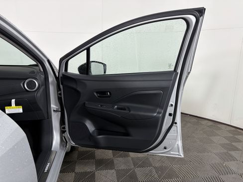 Used 2025 Nissan Versa S w/ Electronics Package FWD image 39