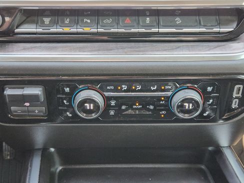 Used 2025 Chevrolet Silverado 2500 LTZ w/ LTZ Convenience Package image 21