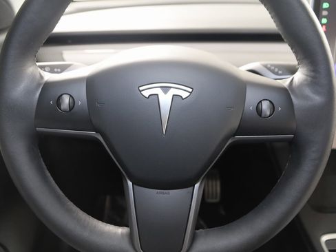 Used 2022 Tesla Model Y Performance image 36