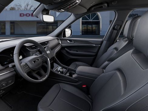 New 2025 Jeep Grand Cherokee Limited image 22