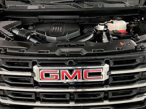 Used 2025 GMC Acadia Elevation image 31