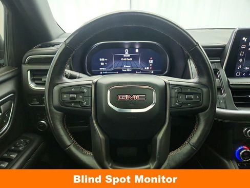 Used 2022 GMC Yukon XL AT4 w/ Technology Package AWD/4WD image 14