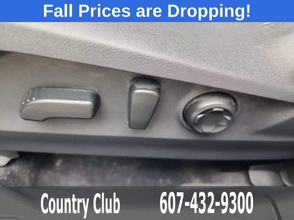 Used 2025 Subaru Outback Limited AWD/4WD image 12