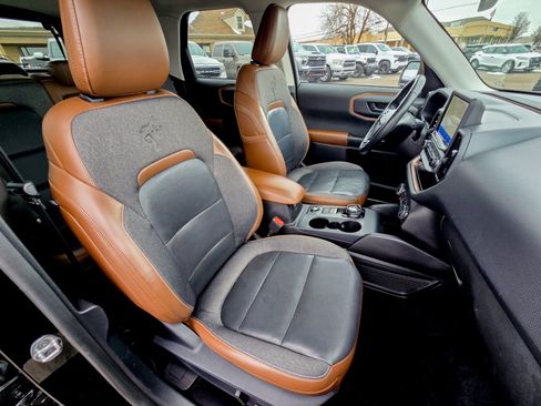 Used 2021 Ford Bronco Sport Outer Banks w/ Outer Banks Package (96D) image 31