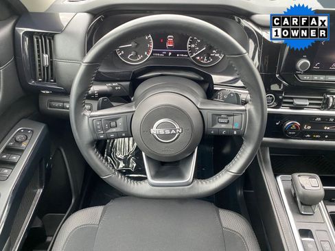 Used 2024 Nissan Pathfinder SV image 15