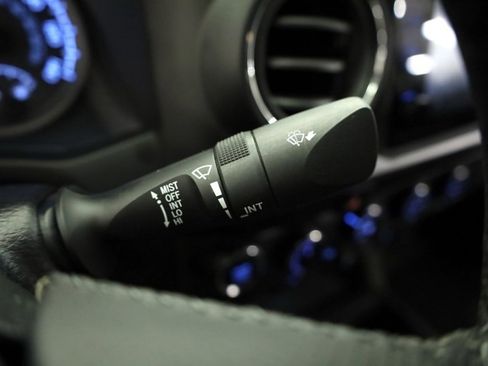 Used 2019 Toyota Tacoma TRD Sport image 29