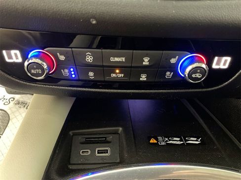 Used 2022 Buick Enclave Avenir w/ Avenir Technology Package image 19