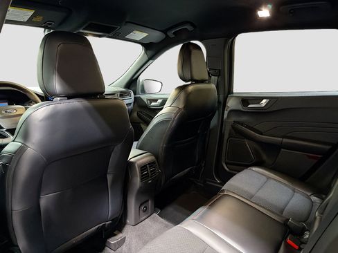 Used 2025 Ford Escape ST-Line image 6