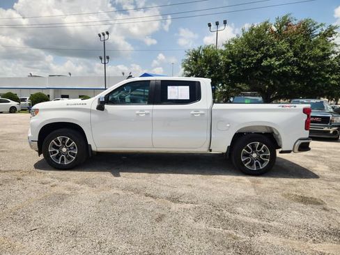 Used 2023 Chevrolet Silverado 1500 LT AWD/4WD image 4