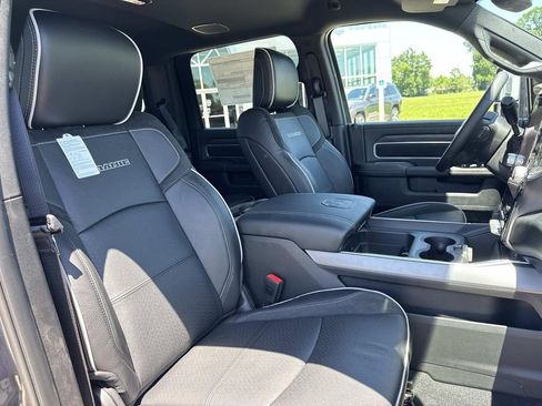 New 2026 RAM 2500 Laramie AWD/4WD image 24