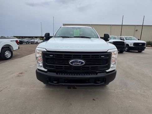 Used 2024 Ford F250 XL AWD/4WD image 2
