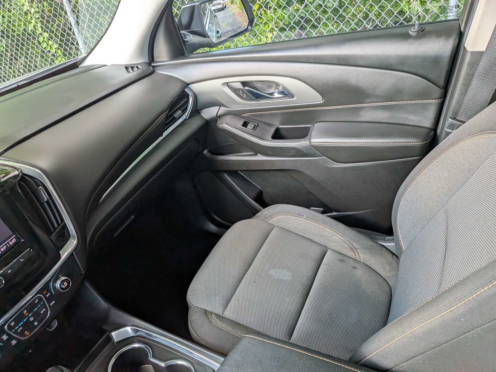 Used 2020 Chevrolet Traverse LS FWD image 17