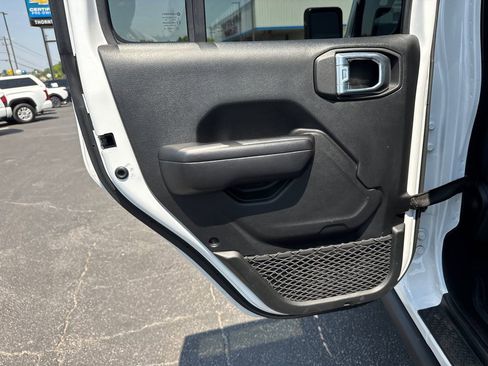 Used 2021 Jeep Gladiator Sport AWD/4WD image 22