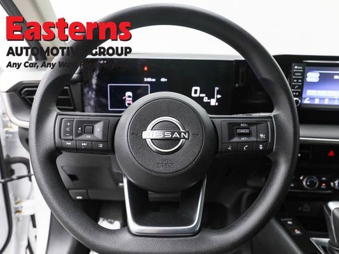 Used 2025 Nissan Kicks S image 10