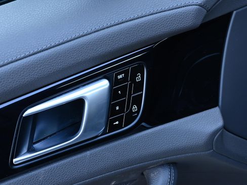 Used 2020 Porsche Panamera 4 image 27