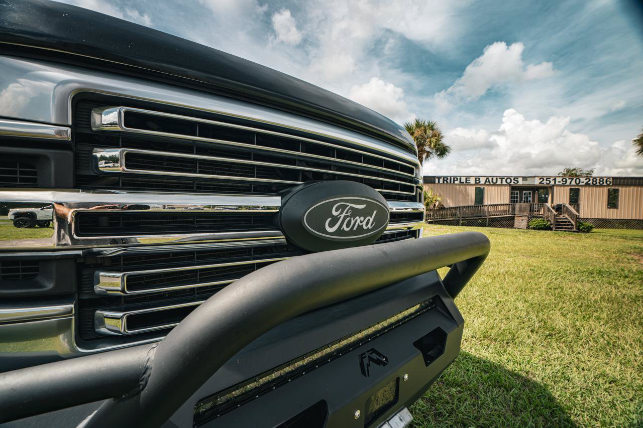 Used 2022 Ford F250 Limited AWD/4WD image 9