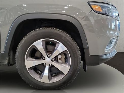 Used 2020 Jeep Cherokee Limited image 22