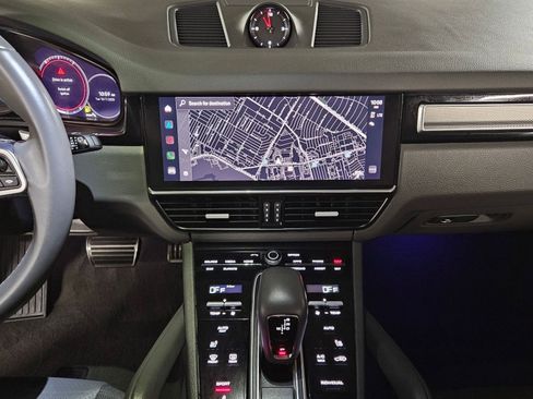 Used 2022 Porsche Cayenne S image 16