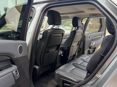 Used 2017 Land Rover Discovery HSE AWD/4WD image 24