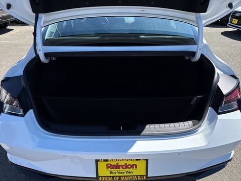 Used 2022 Hyundai Elantra Limited w/ Cargo Package FWD image 12
