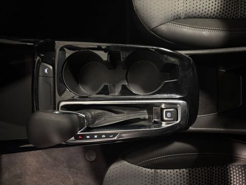 Used 2025 Chevrolet Trax LT image 40