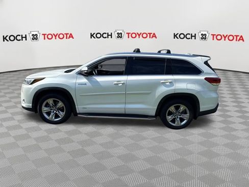 Used 2019 Toyota Highlander Limited AWD/4WD image 4
