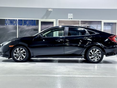 Used 2017 Honda Civic EX image 2