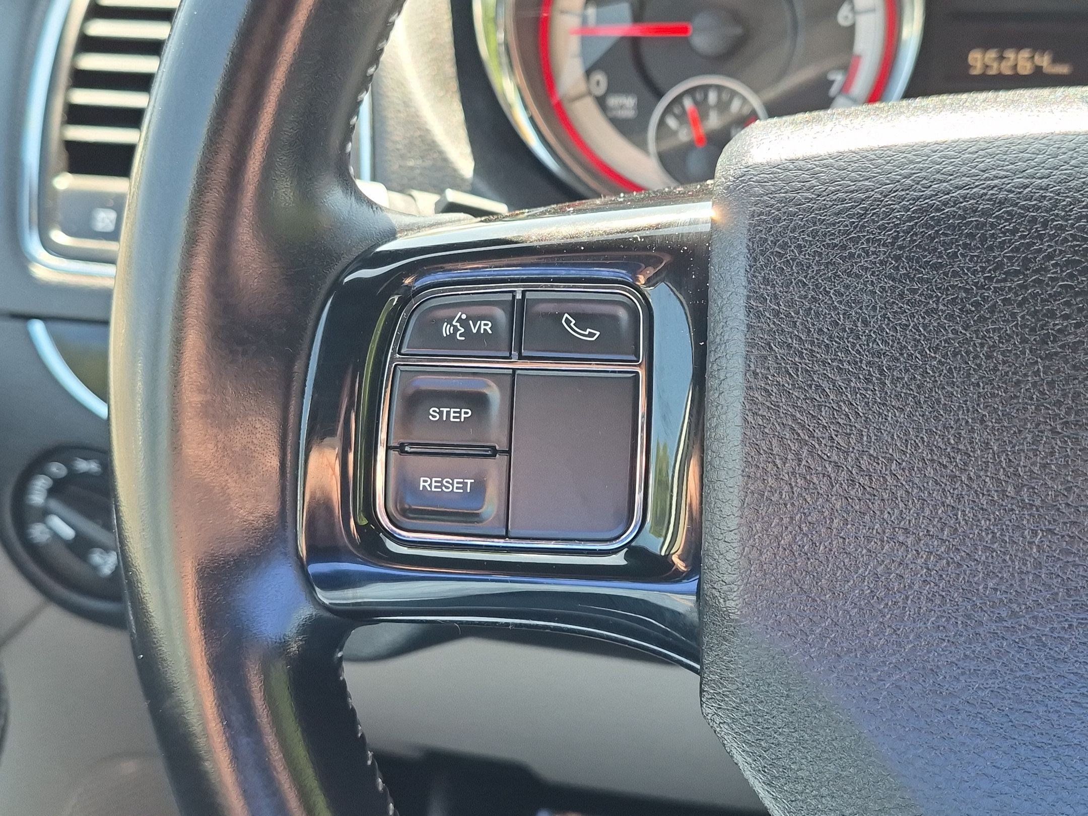 Used 2019 Dodge Grand Caravan SXT FWD image 18