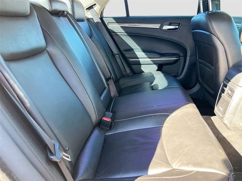 Used 2022 Chrysler 300 Touring L image 26