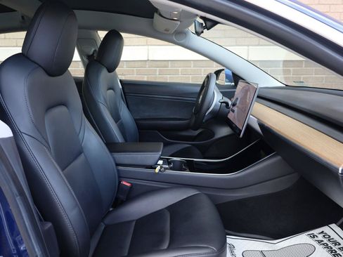Used 2020 Tesla Model 3 Long Range AWD/4WD image 28