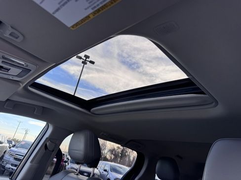 Used 2024 Toyota Sienna XLE image 11