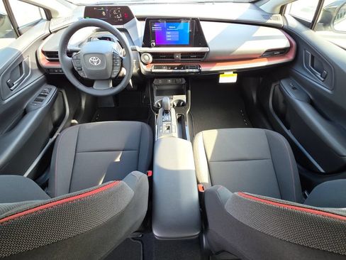 New 2026 Toyota Prius Plug-In Hybrid FWD image 4