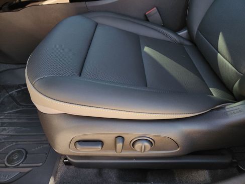 New 2026 Chevrolet Trax ACTIV w/ Sunroof Package image 18