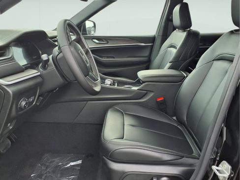 New 2026 Jeep Grand Cherokee L Limited AWD/4WD image 8