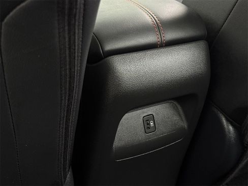 Used 2025 Nissan Sentra SR w/ SR Premium Package image 34