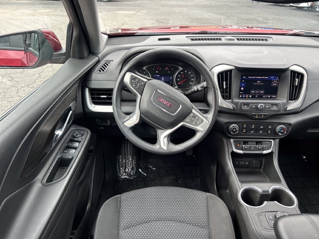 Used 2022 GMC Terrain SLE FWD image 16